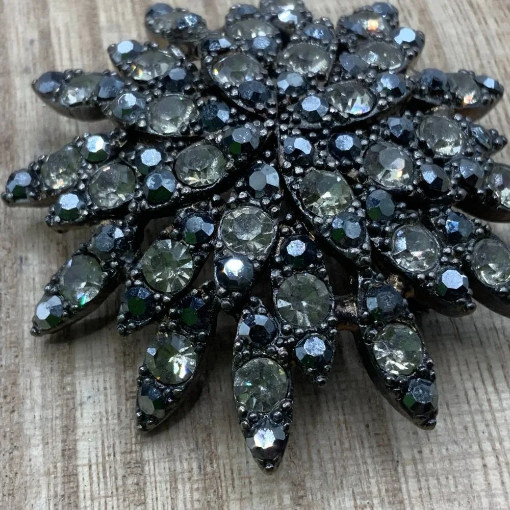 Flower Burst Glass Vintage Black Metal Brooch